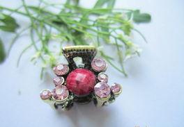 義烏飾品批發 三(san)葉(ye)草(cao)花(hua)形(xing)復(fu)古(gu)色怪手夾，100元(yuan)混(hun)批價(jia)格(ge)、廠(chang)家與產(chan)品詳(xiang)情(qing)